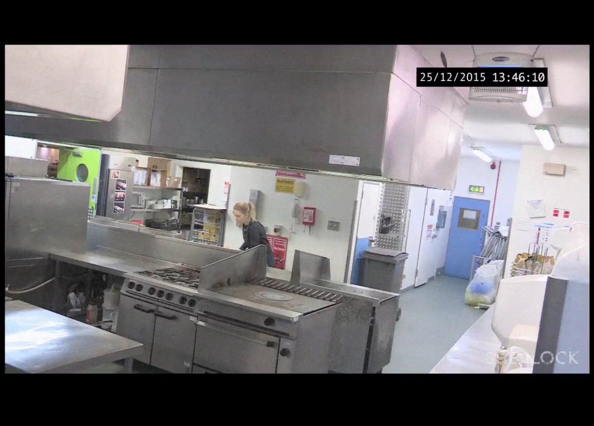 LouisaFS's tweet photo. @BBCOne Masked man? Waitress and murder suspect the same height https://t.co/uEFmx7Mcit