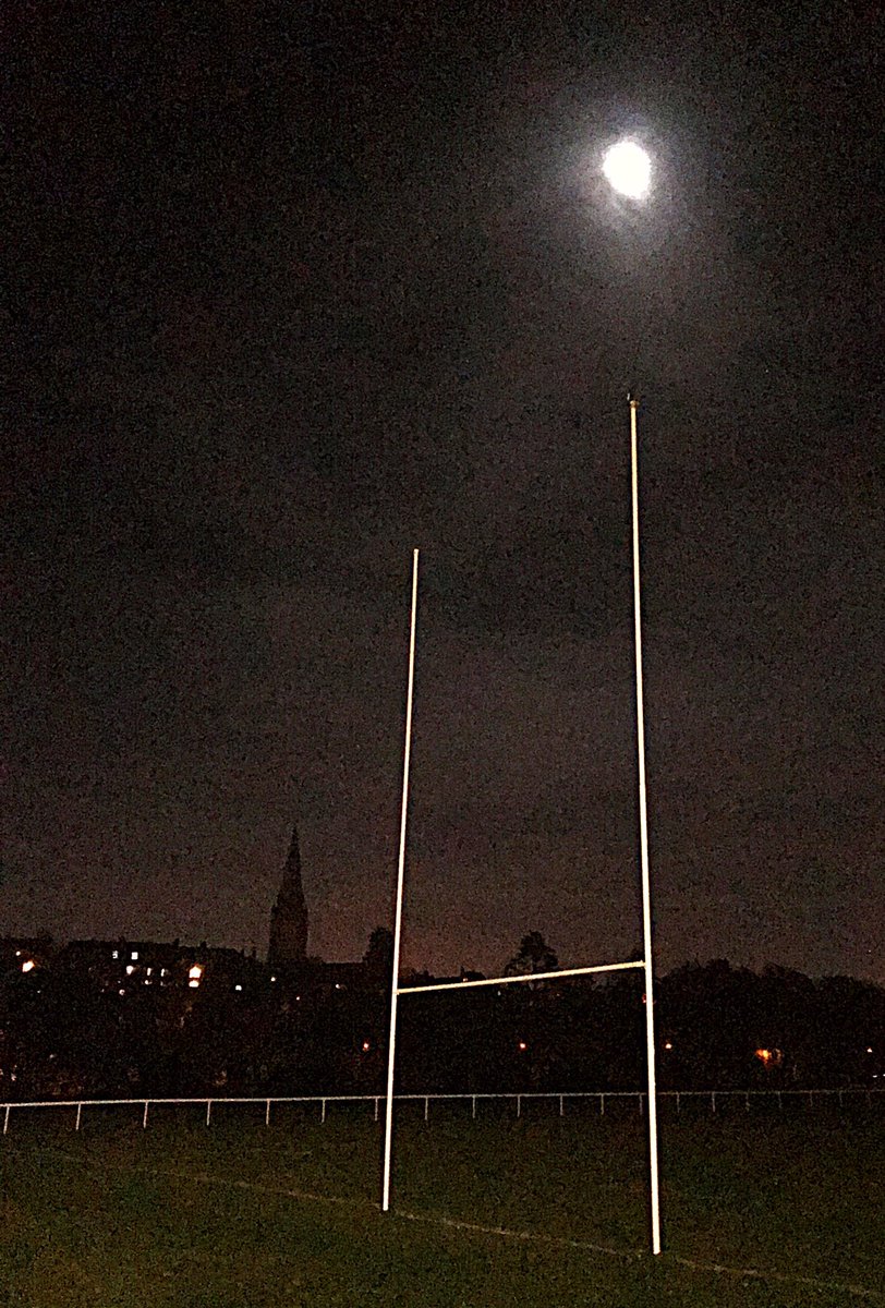 WessexRFC's tweet photo. #thepots looking chilled against the #exeter night sky @execollsport #grassroots #devonrugby https://t.co/kaXSyoPgY3