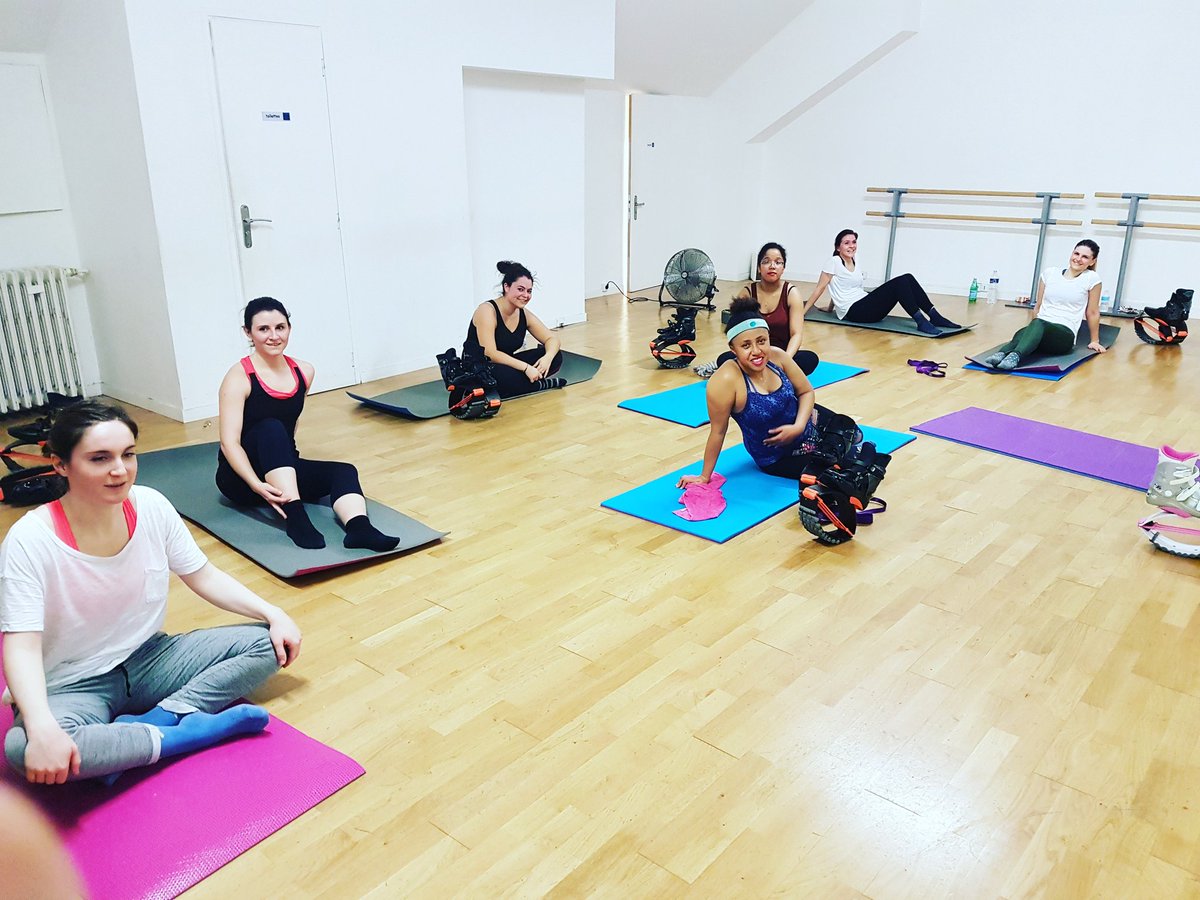 JumpforKangoo's tweet photo. Résolution 2017, abdos d'enfer! #kangoopower #kangooclub75 #paris #sport #kangooclubaveclarisa #jumpforkangoo #newconcept #cardio #fitness https://t.co/Zn59uXg2Rg