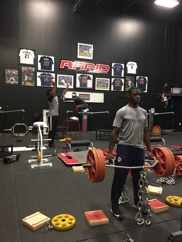 RapidSportsGA's tweet photo. Heavy deadlifts @daz_cameron16 paired with box jumps from a seated position @c_randolph #ExplosiveHips https://t.co/zJlZDZXWHQ