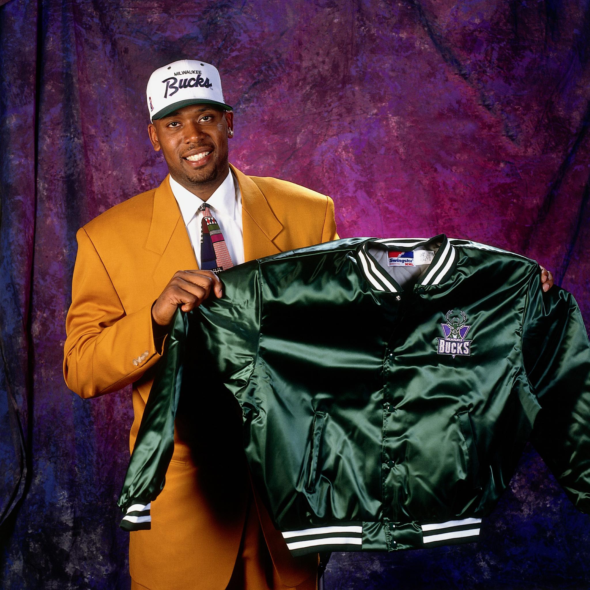 Happy 44th Birthday to former standout Glenn Robinson

WATCH:  