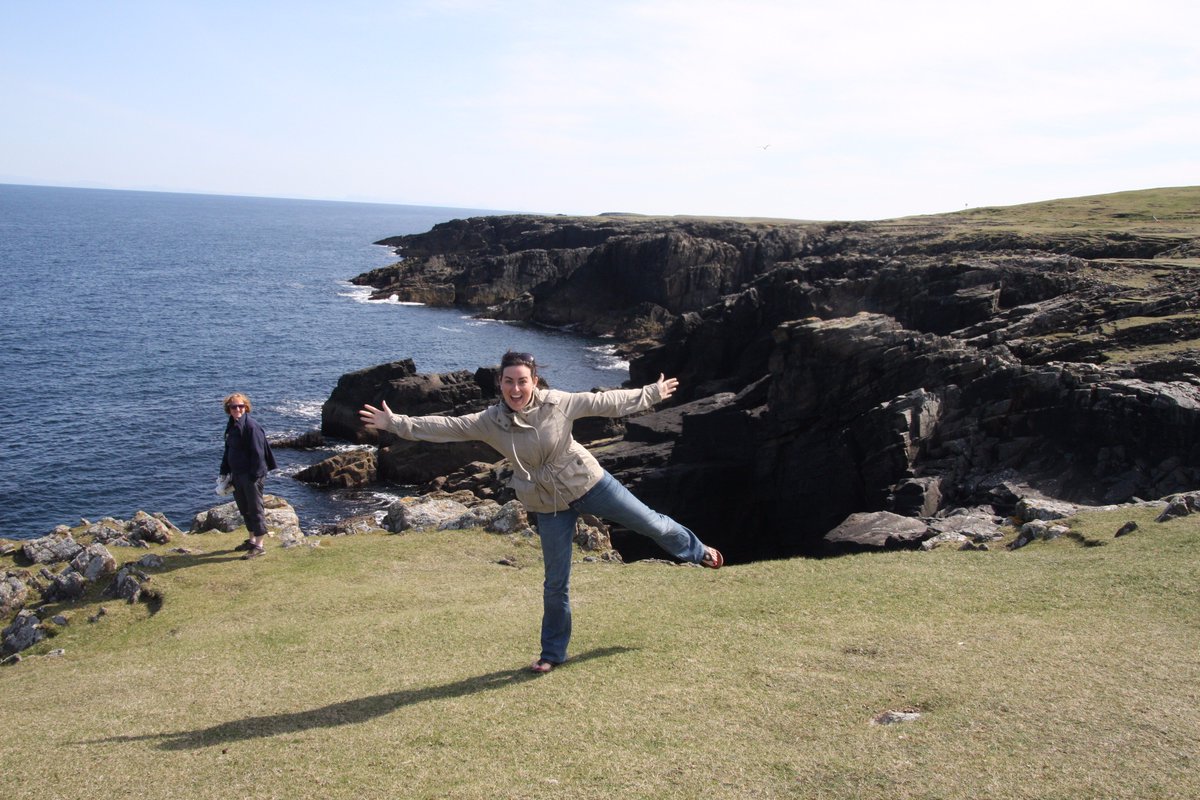 frecklesrtw's tweet photo. A10 Scotland for me. 1st trip overseas. 1st big solo trip. Always had a passion for the history &amp; magic (&amp; the whisky didn't hurt) #RTWChat https://t.co/0u1mM75uuf