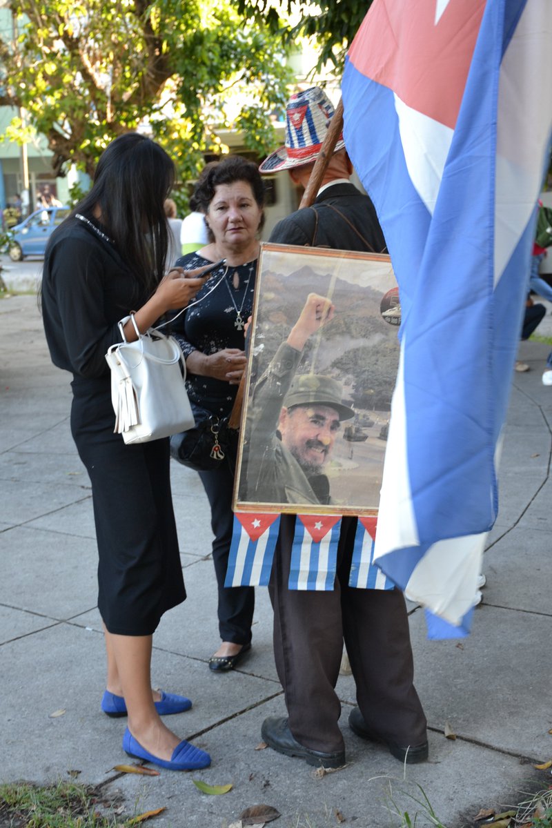 Trauer um Fidel: Auf den Straßen Havannas
 Mehr auf visitcuba.de
 #Cuba #Kuba #Havanna #Karibik #Trauer #Fidel #FidelCastro