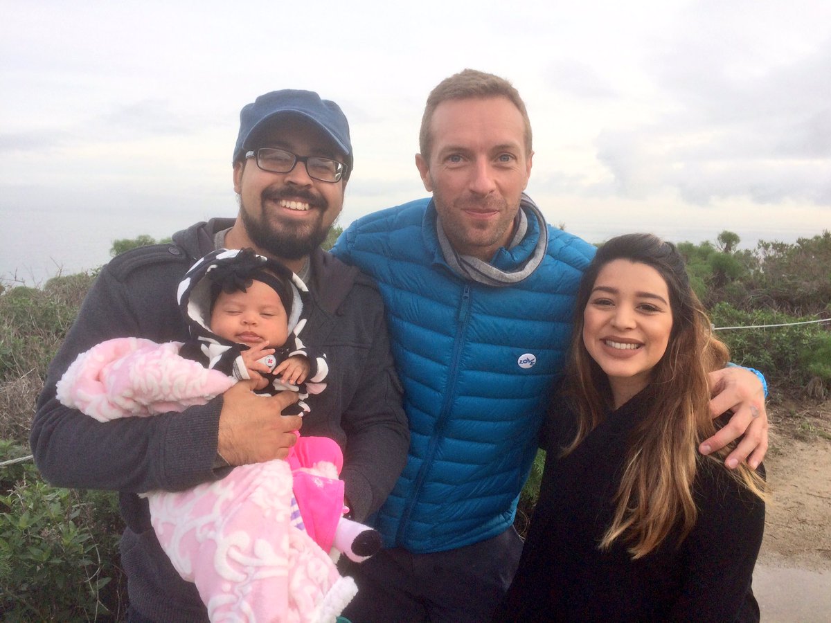 sendyjsalazar's tweet photo. Uhhh yeaaaa...... 😍🤗 #Coldplay https://t.co/BH81VcIe8R