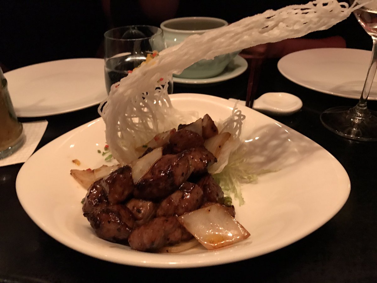 bilho's tweet photo. Great food at shanghai
#shanghai #bund18 #lounge #bar #instafood #greatfood #chill #chillmusic #fusion #cocktail https://t.co/EhqnUXCzlE