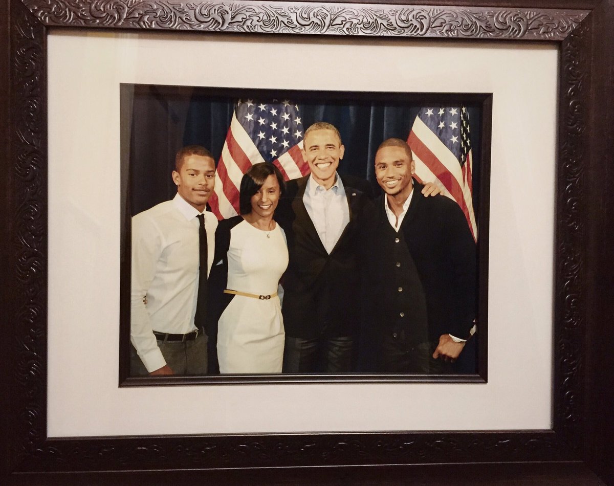 TreySongz's tweet photo. Damn near shed a tear. Such an admirable man. I will continue to try to model myself after the man you are. Thank you, You will be missed https://t.co/hr5VhayuV4