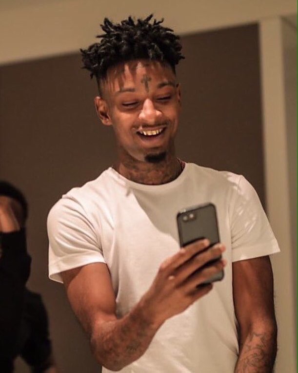 riversofversace's tweet image. This picture tho 😥