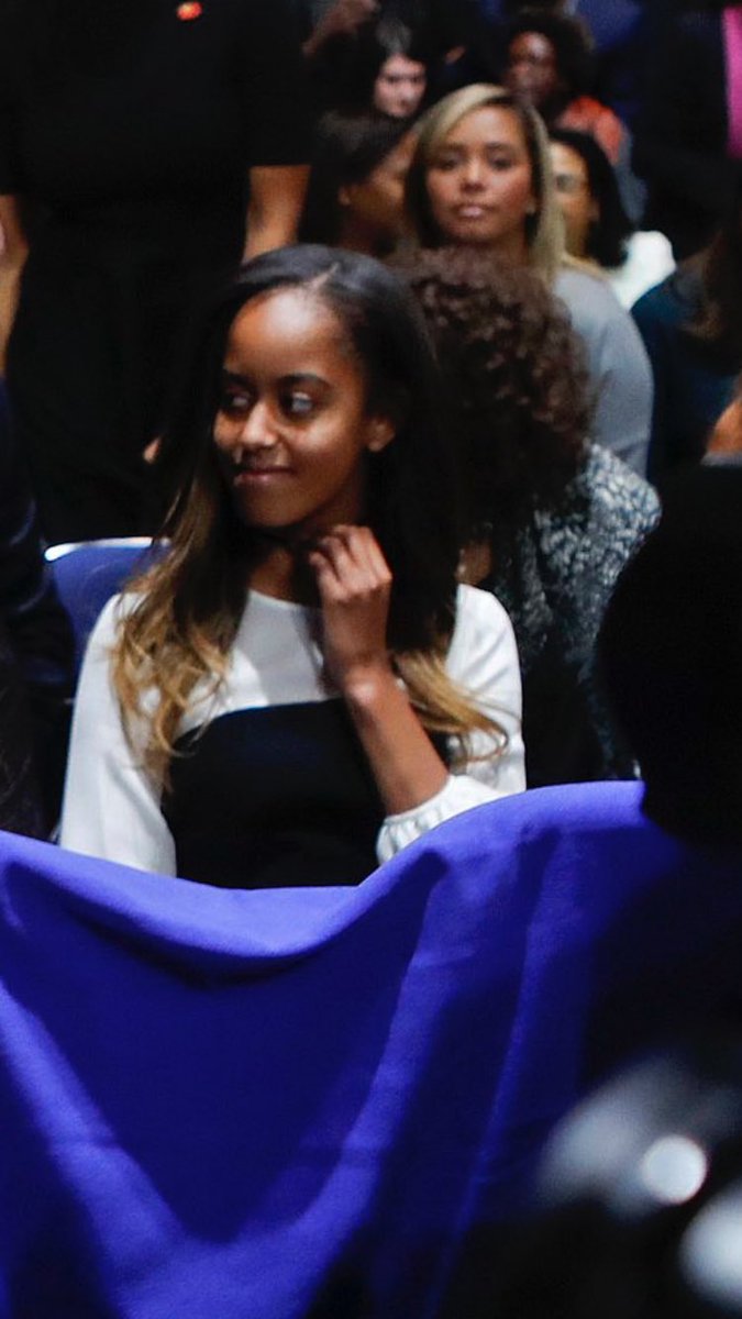 jlmwthegreat's tweet photo. can we talk about Malia's hair being SOOOO on point! #yasssssgirl https://t.co/4h4XJ7U6DE