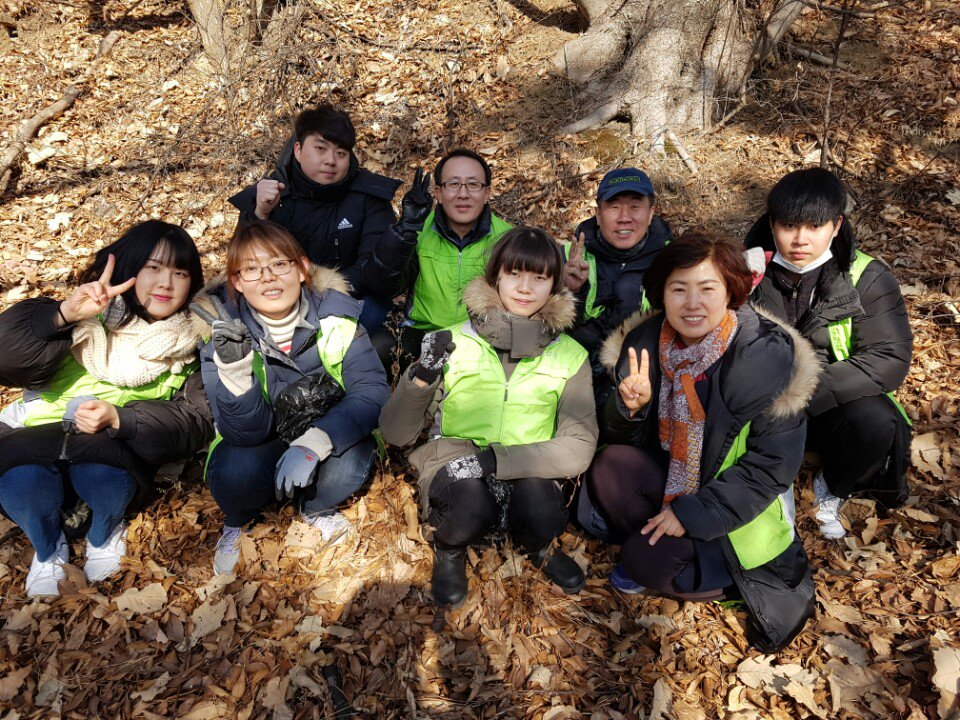 sodoi77's tweet image. #성남시 수정구환경위생과 겨울철 야생동물 먹이주기 활동 실시
갑자기 추워진 날씨에 먹이부족한 야생동물위해 올겨울 두번째 먹이주기를 남한산성에서 실시하였습니다~