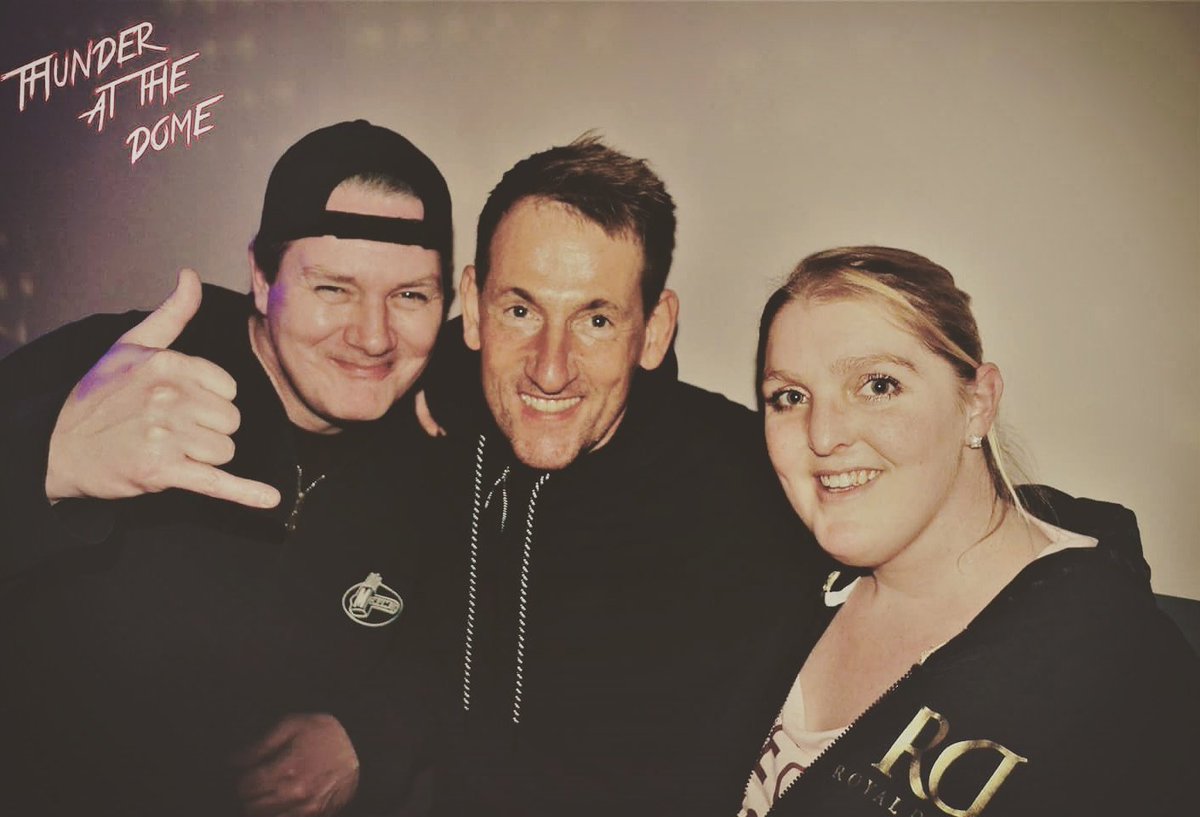 LadyChosenFew's tweet photo. @officialdune @djchosenfew new picture @DJ_BUZZFUZZ @TheDome #Arnhem #ThunderAtTheDome 🎉🎊 #Remsy's Birthday Bash. #greatdj's #enjoylife 🎶🤗 https://t.co/IAJ0skMwg1