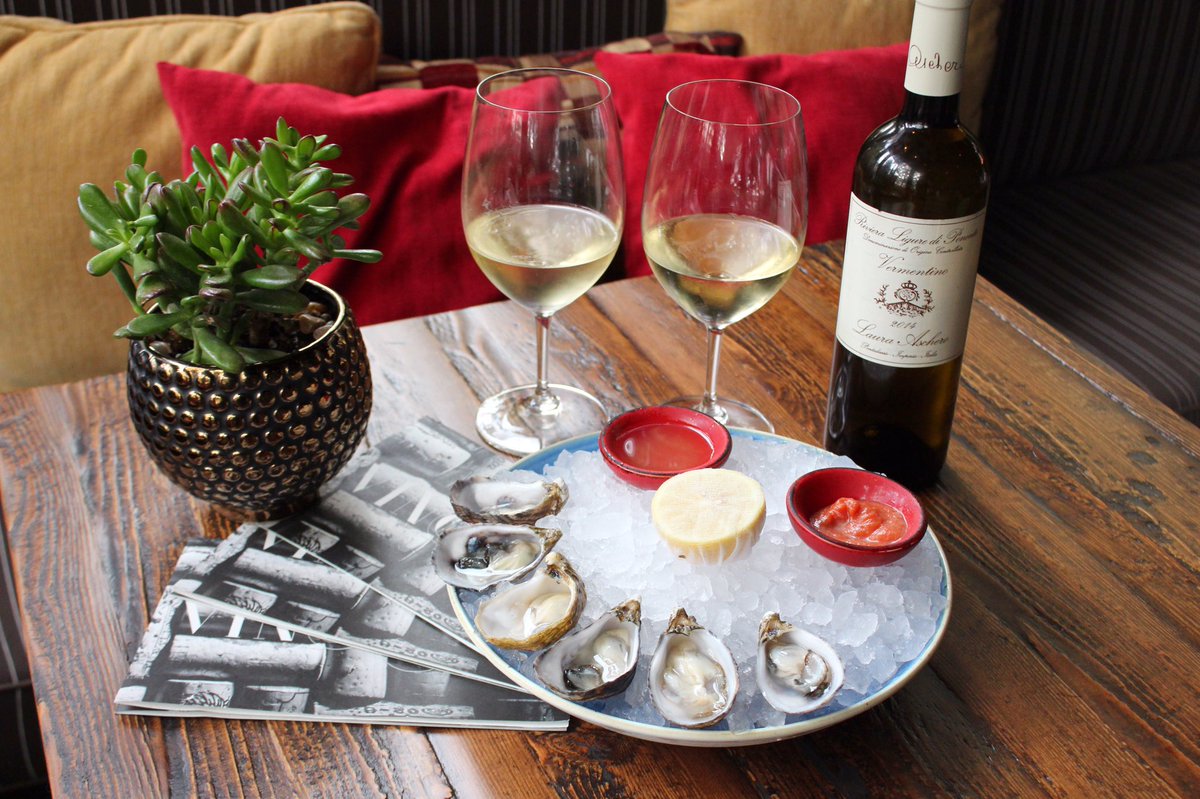 Join us tomorrow night during #WineWednesday for $1 oysters or half a dozen with a glass of Laura Aschero Vermentino for $20. #vinotecaLA