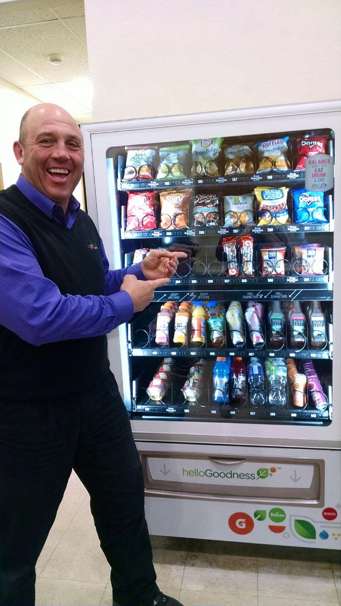 FargoParks's tweet photo. #FargoParks staff is excited to snack healthy! #hellogoodness #ilovefargo https://t.co/G3G2zZ8H4h