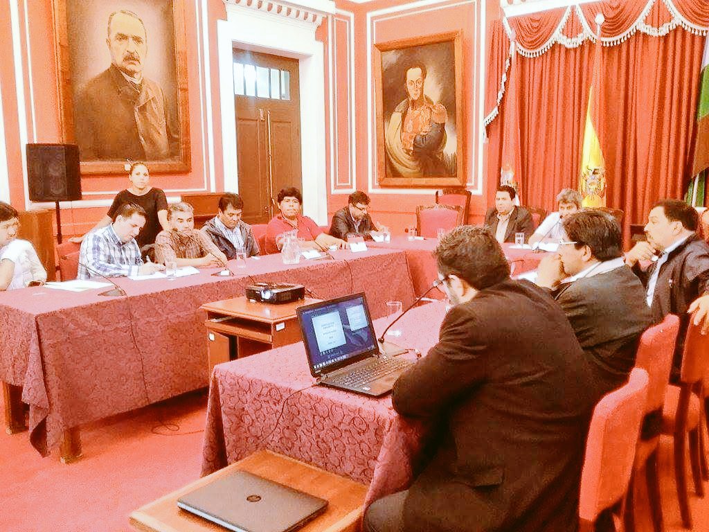 BorisSGomezU's tweet photo. En comité de Pacto Fiscal analizamos y discutimos proyecto de Ley de #Hidrocarburos de #Tarija para #Bolivia. Gestión Gob @AdrianOlivaTja https://t.co/F10ZEIscb6