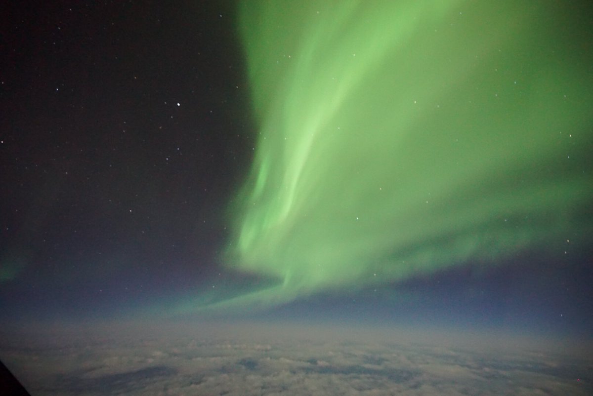 scottiebateman's tweet photo. Some more shots of the #Auroraborealis from the flight deck of the 747.It is truly a stunning natural phenomenon. #Boeing747 #aurora #avgeek https://t.co/HBUUowBZeC