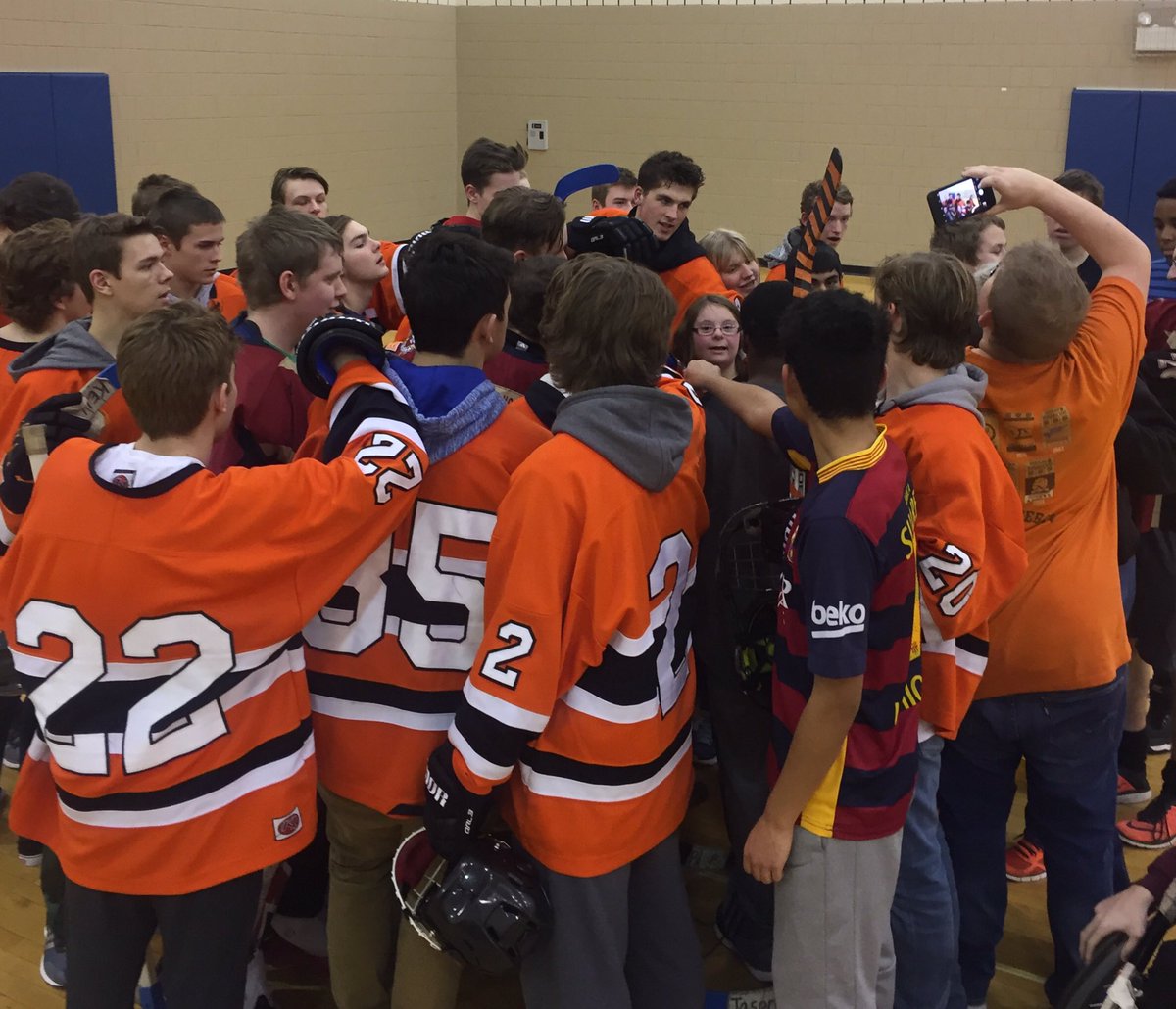 osseo_hockey's tweet photo. Such an awesome afternoon playing some puck with our district PI and CI teams! https://t.co/vCZbvtjG8Y