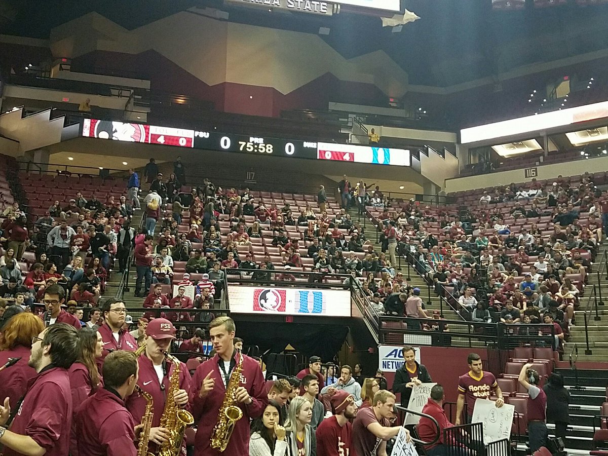 Andrew_Miller36's tweet image. Student Section looking good for #FSU. about 40% full with 75 min still to tip-off.