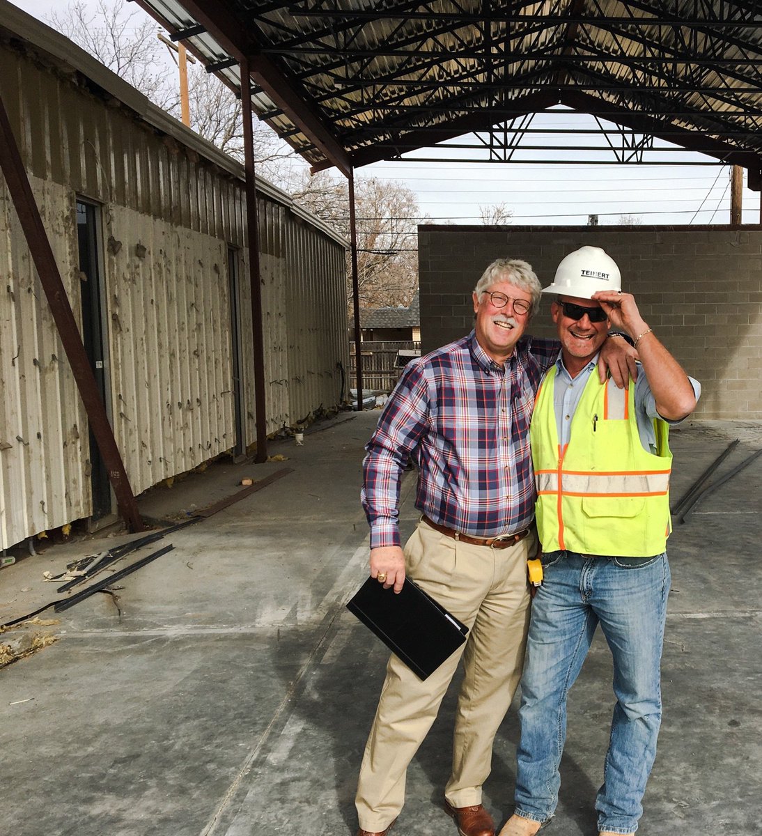 LubbockMOW's tweet photo. The brains behind the expansion! Growing to #FeedTheNeed. #LetsDoLunch  https://t.co/eumW5SVb7u https://t.co/5a5aPIbm9G