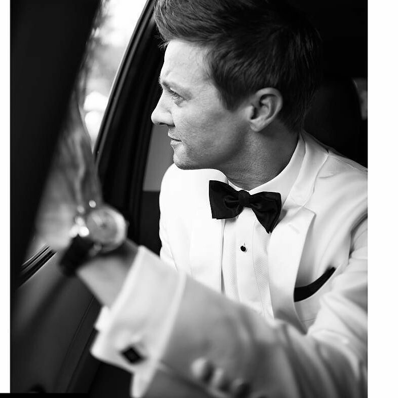 #JeremyRenner 
@Renner4Real 
#GoldenGlobes 
@HUGOBOSS 
#whitetuxedo 🎩