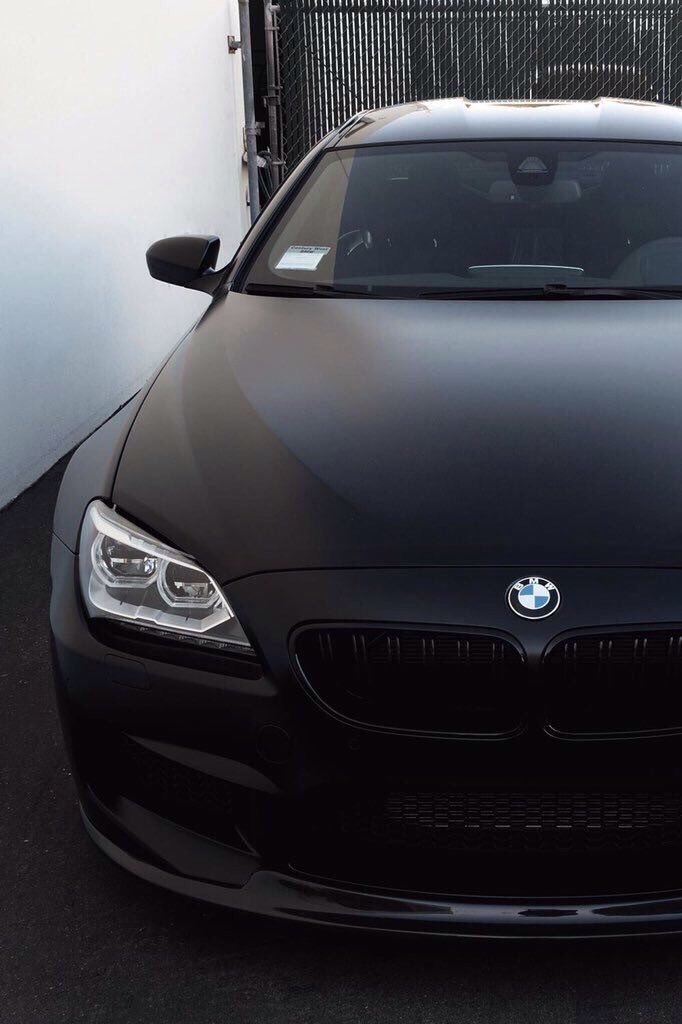 Black is not a depressing or sad color it's elegant⚫️💙.