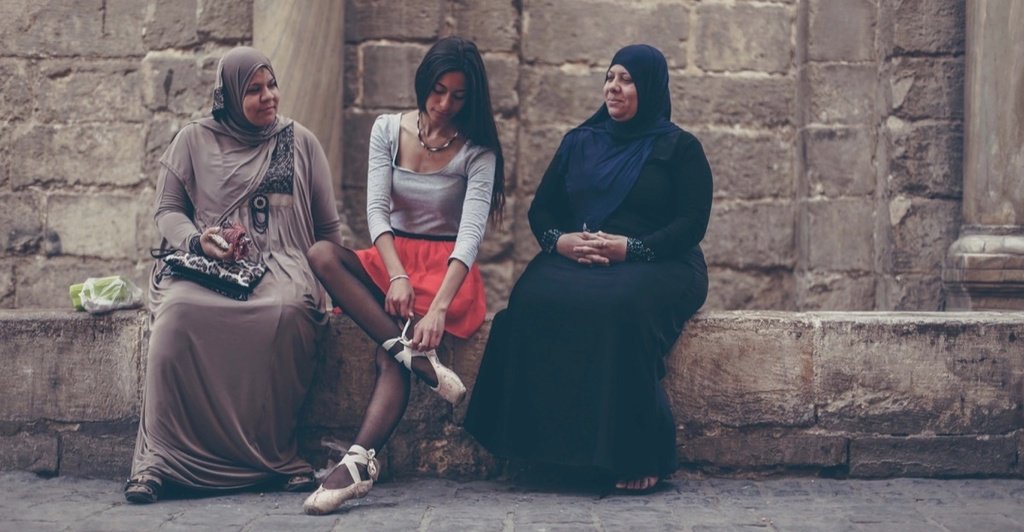 BeThoughtfull's tweet photo. Upworthy : These photos of Egyptian ballerinas started as a cool project, but now mean so … https://t.co/qvL5rZtErh) https://t.co/zmenz3R033