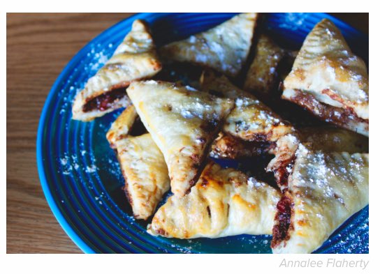 Spoon_LUM's tweet photo. Fancy AF Nutella pocket pies!!! --> https://t.co/1HjAxjZz7j #spoonfeed https://t.co/kDWlRj6meI