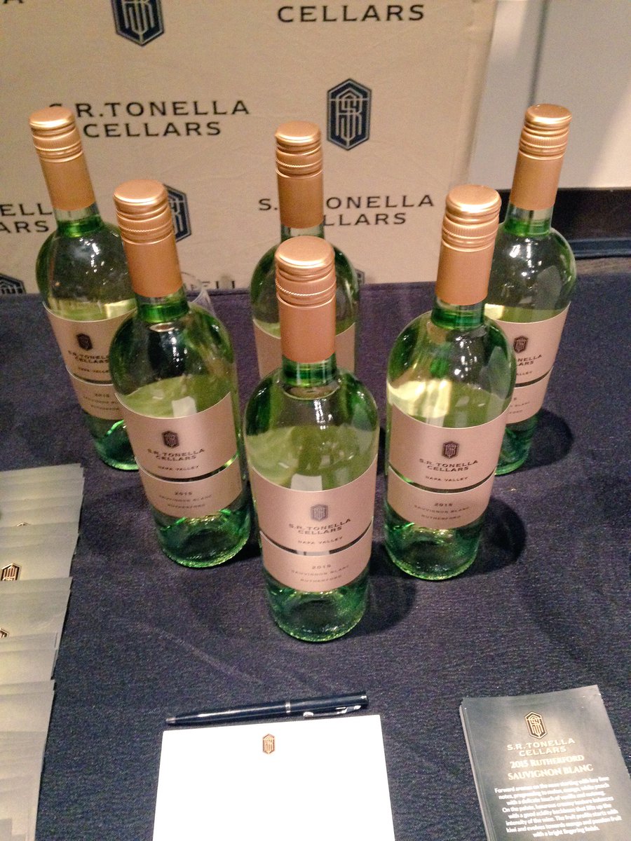 Ariadna_cal's tweet photo. #currentrelease 2015 of Rutherford Sauvignon Blanc! #sauvignonblanc #wine #winery #napavalley #rutherford #napavalley @TonellaCellars https://t.co/q9TSFUFXpr