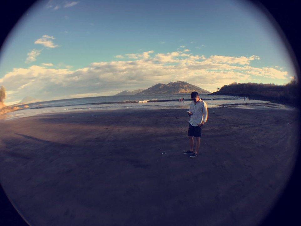 noelbarrerajr's tweet image. #daysago #playitasbeach #family #launion #elsalvador 🌊😎🤙🏼