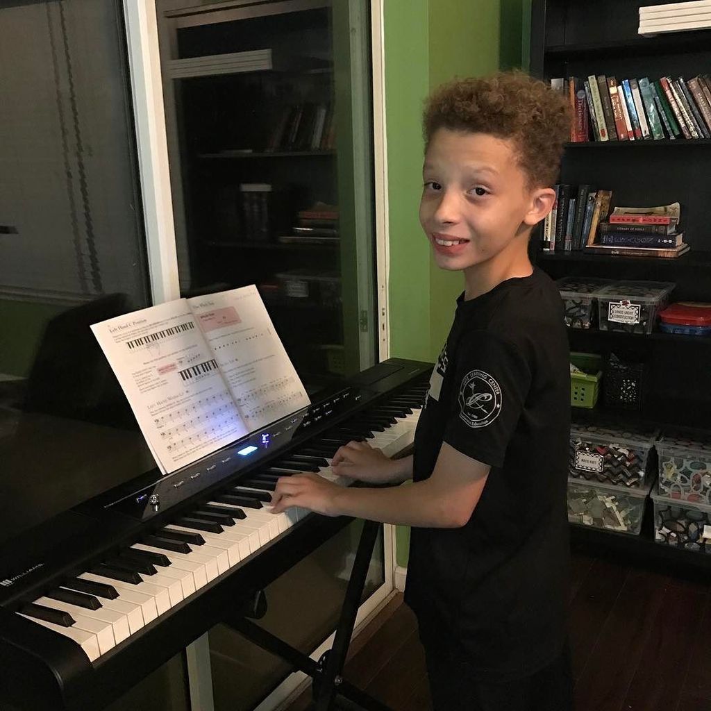 kellysmith33543's tweet photo. Someone started taking piano 🎼🎹 lessons at @lutzlearning so we bought a new {electric} pia… https://t.co/dsUlTUzaQy https://t.co/RWTPDuAHIG