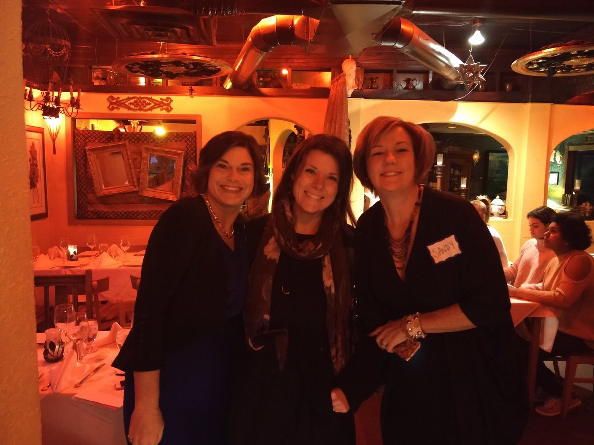 reenavandesigns's tweet photo. @HubCollab @SeasonalLeaf wonderful event tonight! https://t.co/SBw83ZMDXw