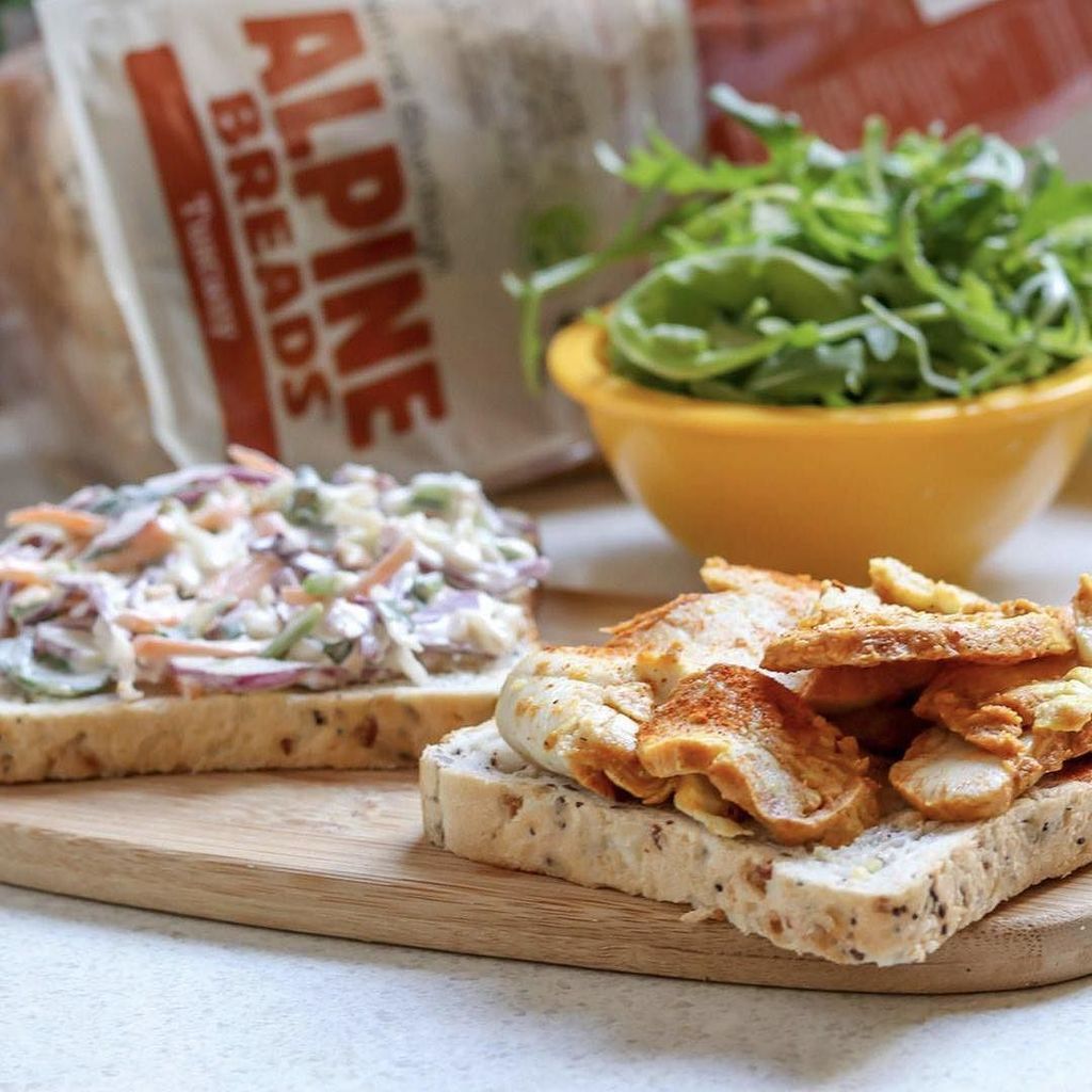 AlpineBreads's tweet image. Tandoori chicken, coleslaw &amp;amp; rocket salad with our Tuscany bread = Taste explosion!

#alpinebreads #fodmapfriendly …