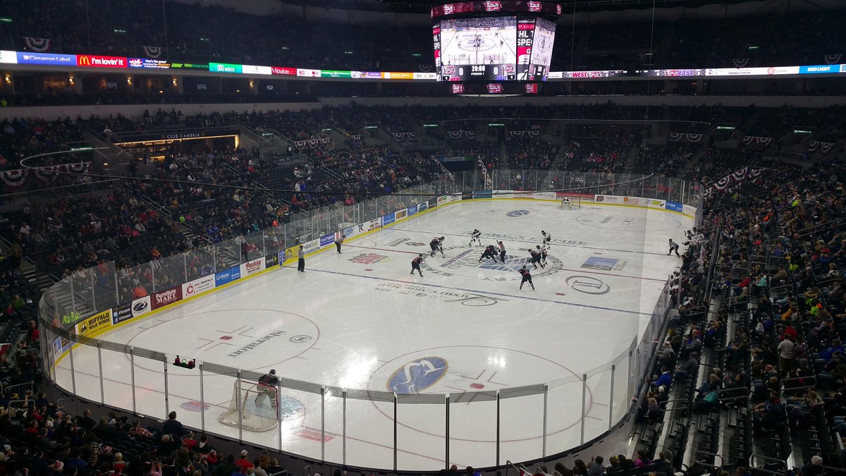Cat_Clark34's tweet photo. Not a bad view for the @NHL #ProspectsGame at the @PREMIER_Center in Sioux Falls! @Lindsatron34 #DateNight https://t.co/HsW5pa2nQp