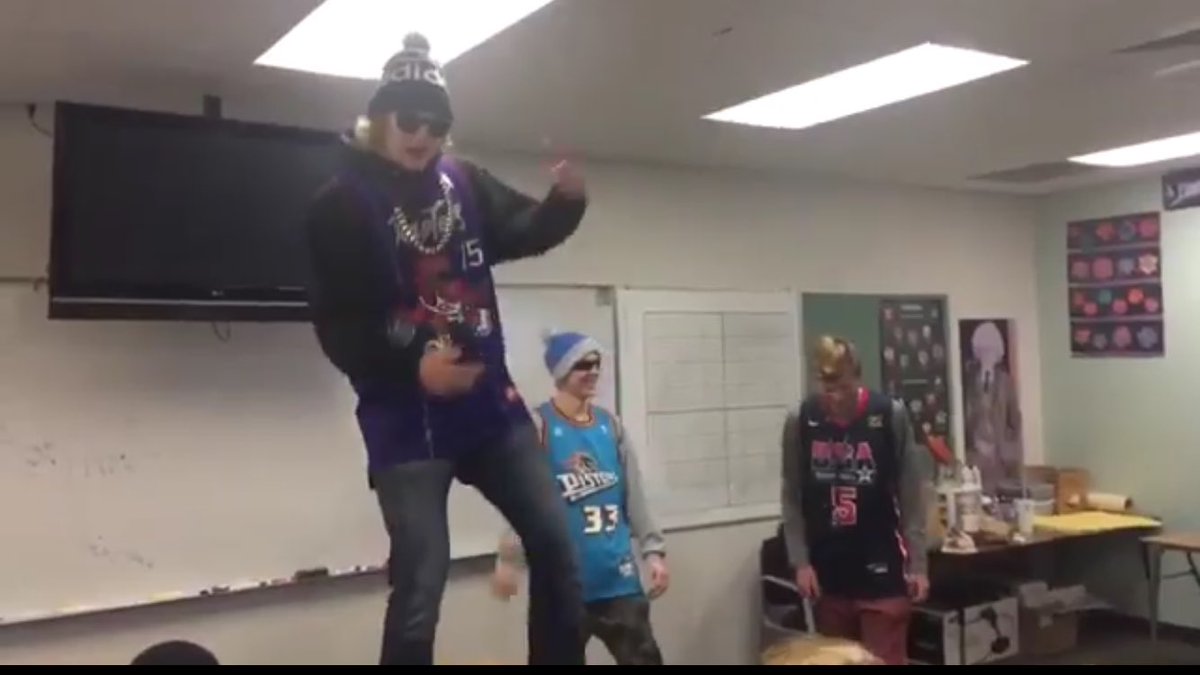 definitelymason's tweet photo. @EhsMathClub @BigPimpinBlake @Nick_Dauphin i wish i was as cool as you were in hs https://t.co/DAeQsfRVUi