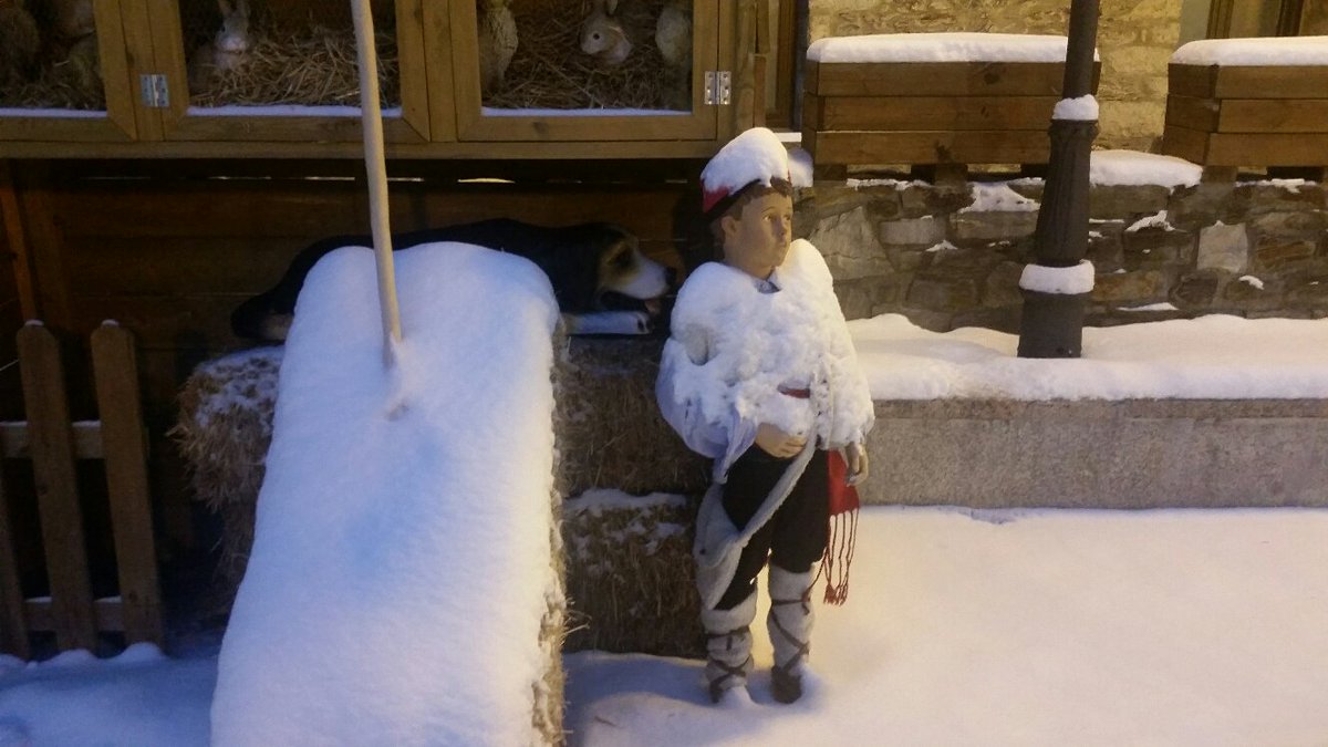 SoldeuFocus's tweet photo. canillo5: canillo5 en blanc
canillo5 en blanco
canillo5 sous la neige
canillo5 in white https://t.co/UHUAVMvsgQ #retweet, #SoldeuFocus