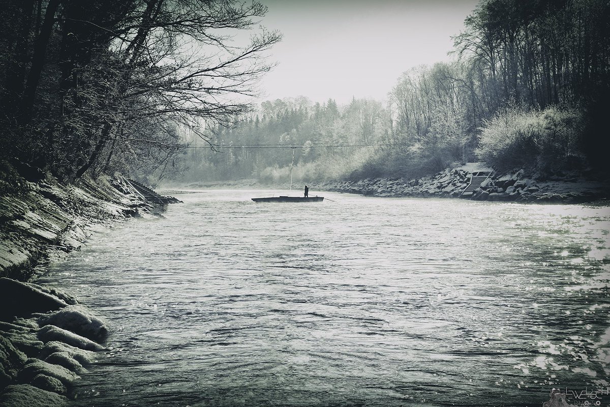 LeWelsch's tweet photo. #Bodenackerfähre #Fähre #riverferry #River #Aare #Ferry #coldday #Muri #Bern #Switzerland #A6000 #ILCE6000 #lewelsch #weare500px #madeinbern https://t.co/hmfxmZgVH8