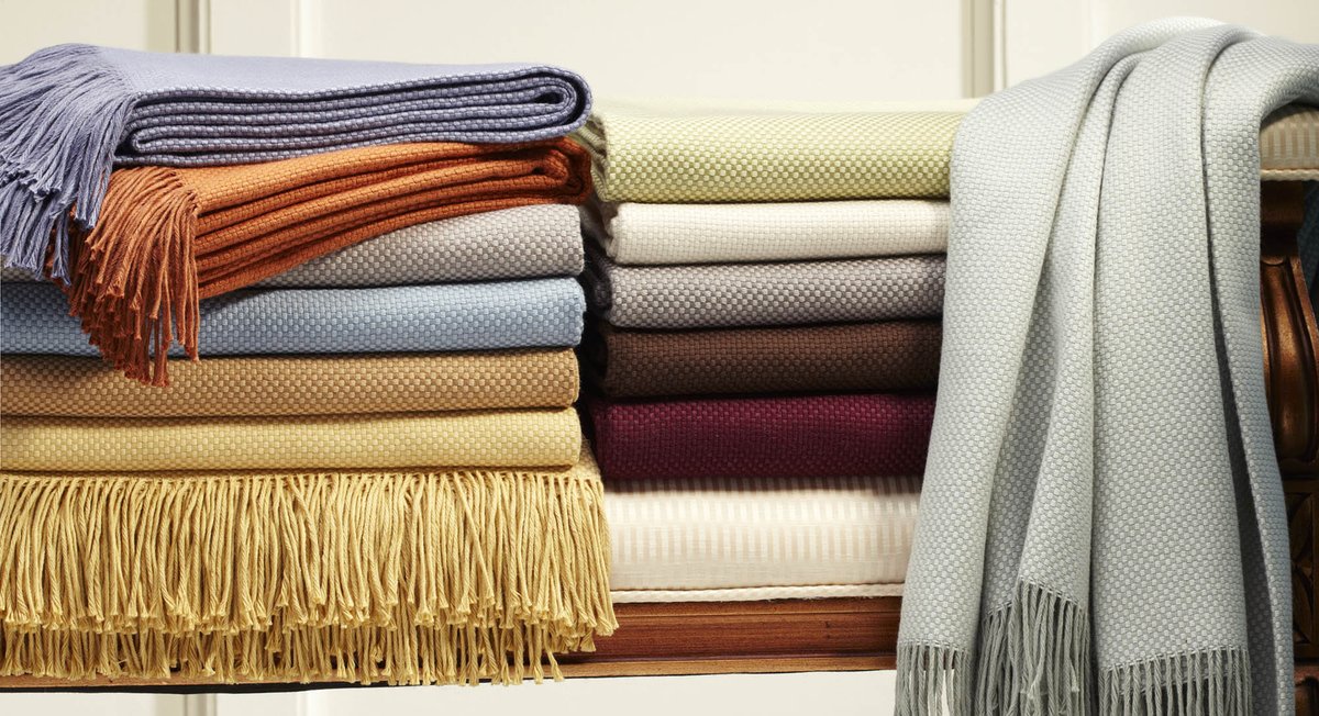 Complete Your Bedroom Decoration with Beautiful Blanket and Throws:- bit.ly/2j4IzzE