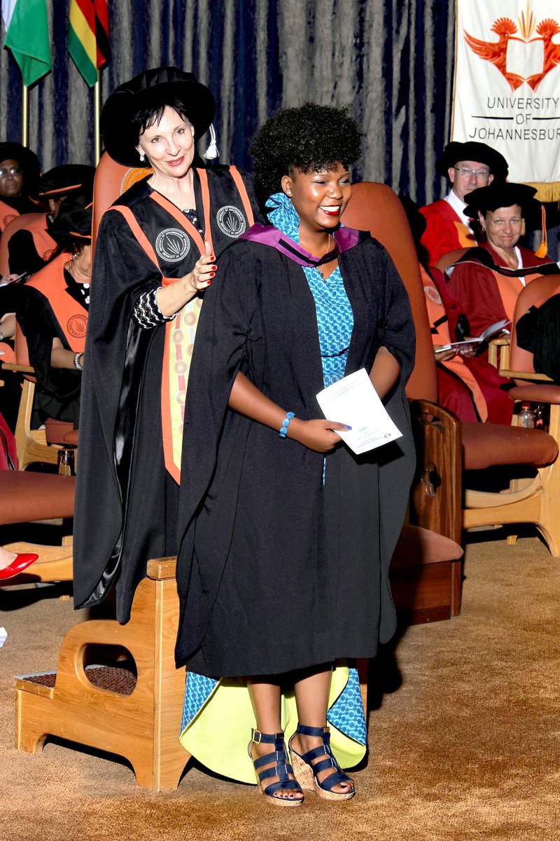 KayLeeMnisi's tweet photo. #ChallengeAccepted #GraduationPose #DoubleGraduate ππ https://t.co/VL3P10VBMZ