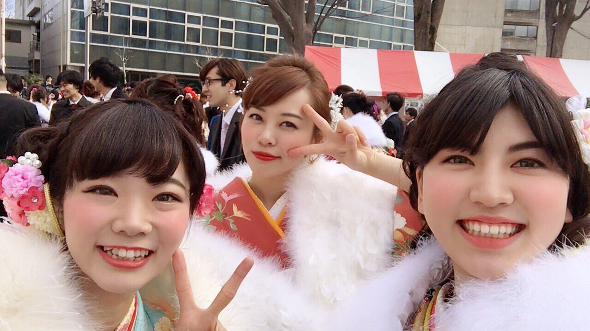 Hazuki 10年以上前に亡くなったおじいちゃんが今日夢に出てきて それをママに命日近いから出てきた のかなて言ったら成人した姿みたかったんだよって言われ 涙止まらなくなった 歩いてる途中 成人になりました 幼稚園から大学までの友達に1日出会え Hazuki 10年以上前に亡くなったおじいちゃんが今日夢に出てきて それをママに命日近いから出てきた のかなて言ったら成人した姿みたかったんだよって言われ 涙止まらなくなった 歩いてる途中 成人になりました 幼稚園から大学までの友達に1日出会え