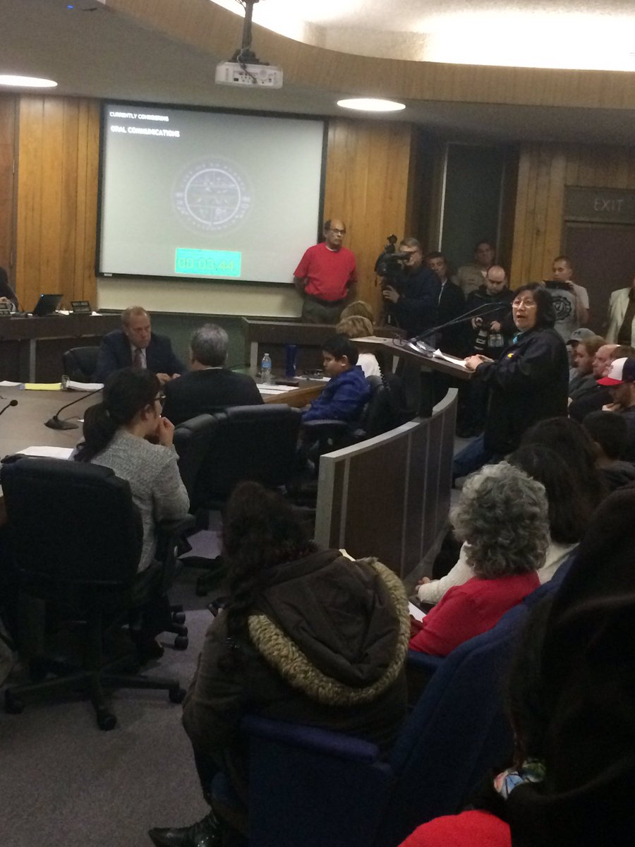 HildaSolis's tweet photo. Happening now: packed house as my hometown @CityofLaPuente considers #sanctuarycity proposal and measures to provide #immigrantprotection. https://t.co/eZZ0YcPqEi