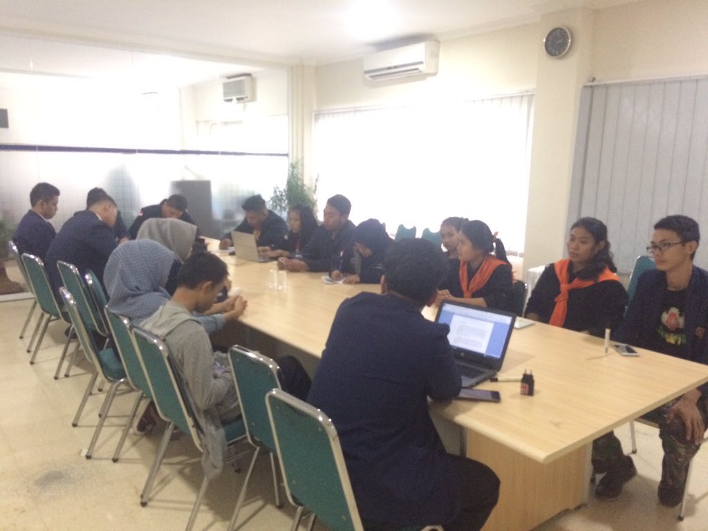 Rapat DIES NATALIS  ke 34 ,pertemuan yg ke 3 yg dipimpin langsung oleh presiden BEM BAZEA RAHMA YUNI