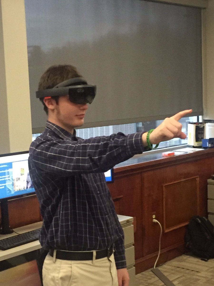 STEMFabLab's tweet photo. What better way for @stemcha juniors to develop innovation skills than by working with @KencoLabs on real world project! #baxtertherobot https://t.co/0stXkjdHoO
