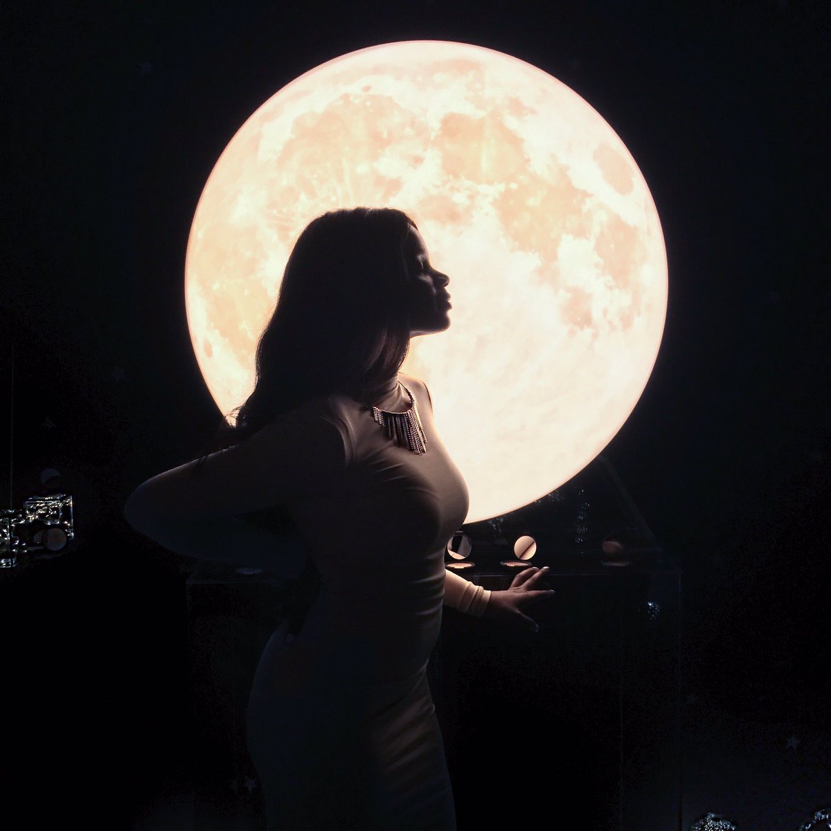 iamtarahlynn's tweet photo. The light inside of you outshines the light that is on you. -- @BECCA_COSMETICS #UnlockTheLight #defineyourlight https://t.co/XdMZrNOZIM