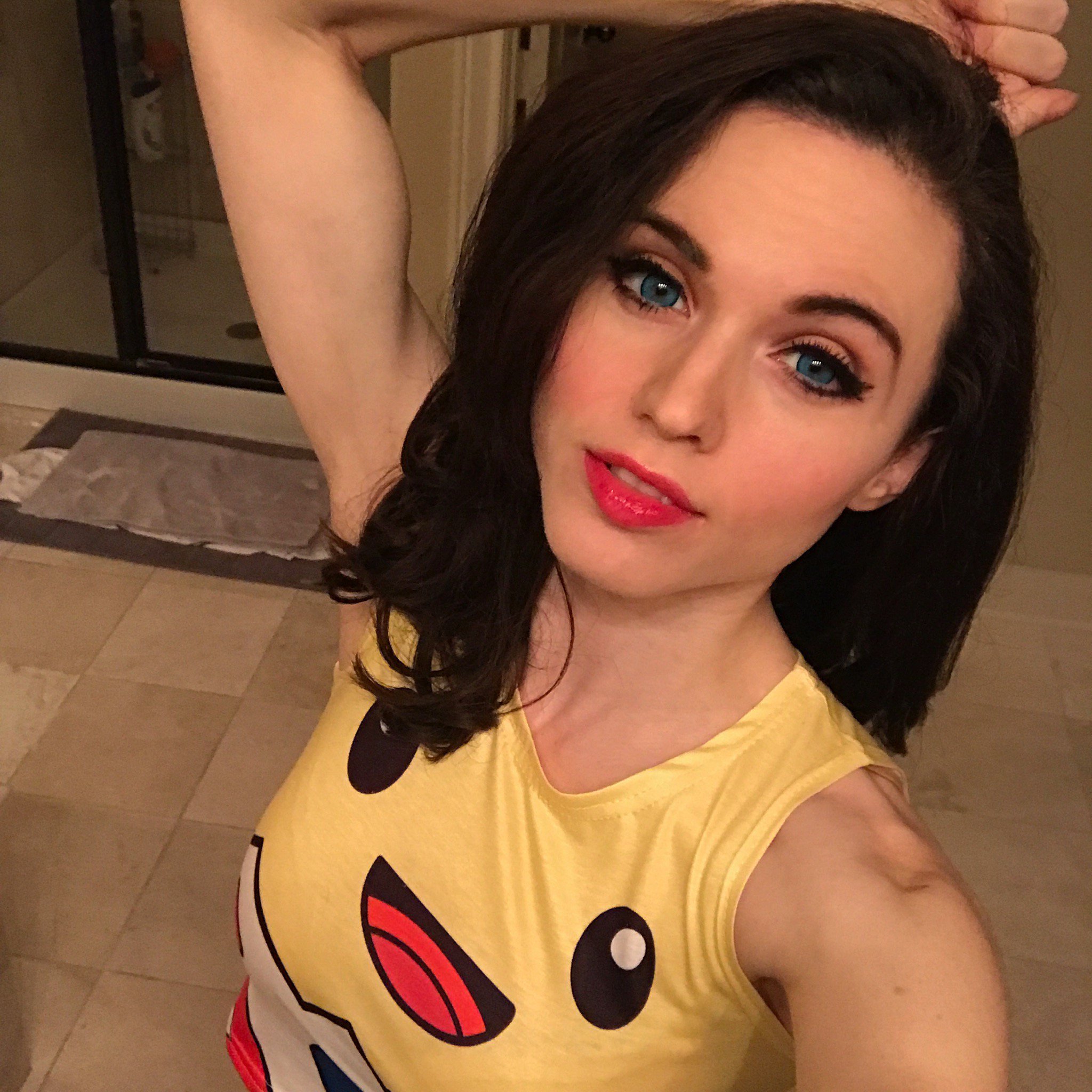 Amouranth 😈 Patreon On Twitter Still Going Strong Just Look At Them Guns 💪🏻