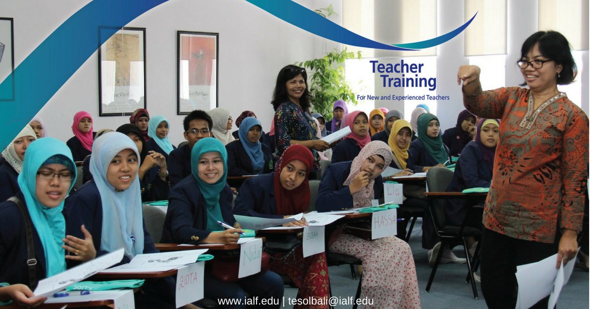 ialfedubali's tweet photo. Children love stories! This #workshop covers reading &amp; using stories to help children with their English skills #tesol #tefl #ccelt #cclil https://t.co/4Uufwyhy0d