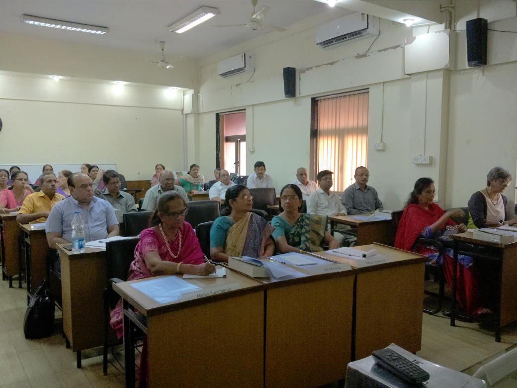 anupbhaiya's tweet photo. Spend time with income tax employees, who are going to retire soon. Session went well. #avoidbadhabits https://t.co/CdHTYnLU4l