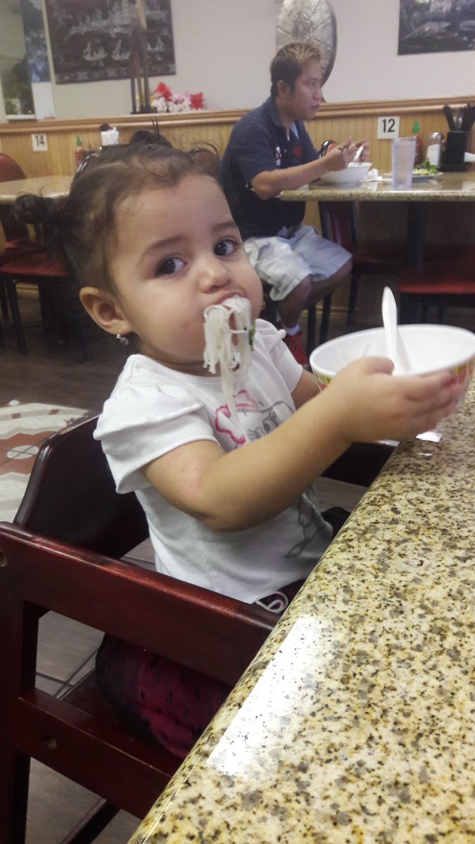 SANTOKRATTS's tweet photo. @fatbellybella miss badu I love you so much i named my daughter after you 

My erykah really likes chinese food though https://t.co/5OQUnwhXsL