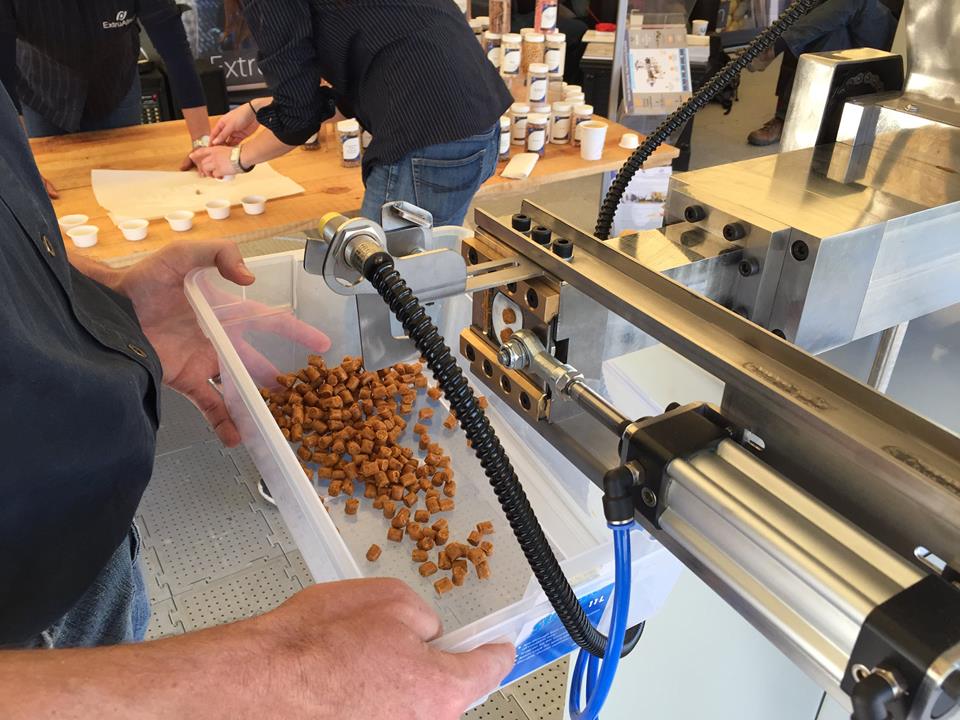 CFAMTech's tweet image. Good morning, I hope you had a good,nutritional breakfast and ready to tackle the work.Our Extruder's enhance excellent mass production👌