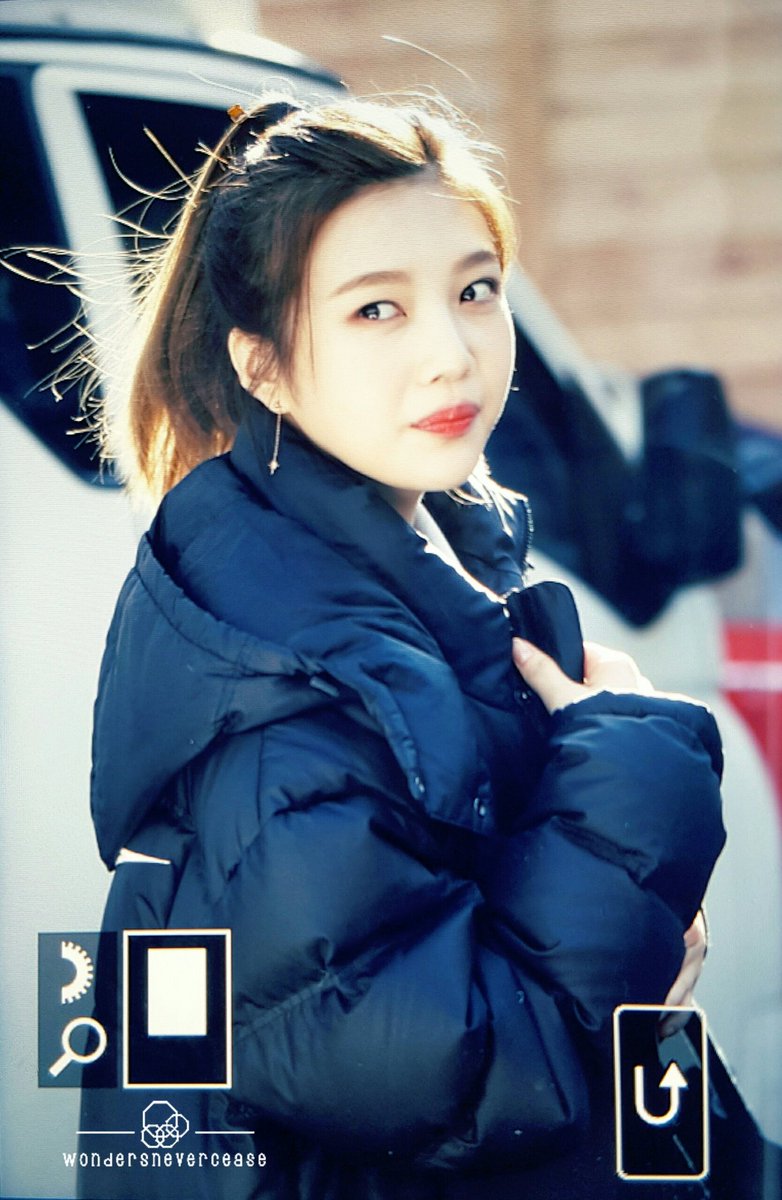 WNCJOY's tweet photo. 170111 편의점을 털어라

#RedVelvet #레드벨벳 #Joy #조이 https://t.co/h07J0Is0uS