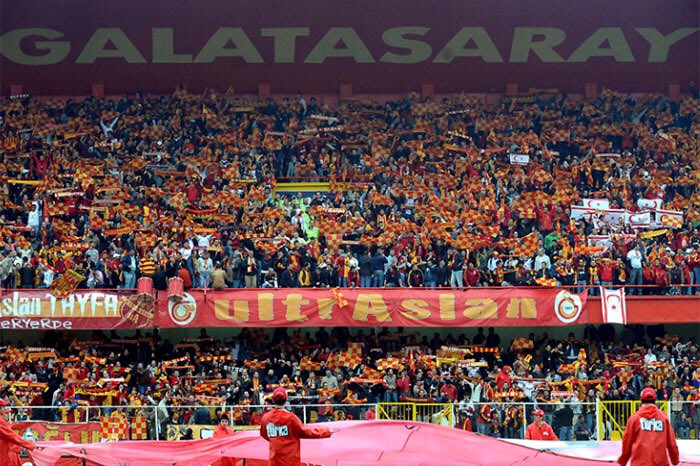 dns1905's tweet photo. Gökgürültüsüne benzer bir ses yükselirdi aniden; Hiçbir şeye değişilmez.... https://t.co/hFVHAMMWmn