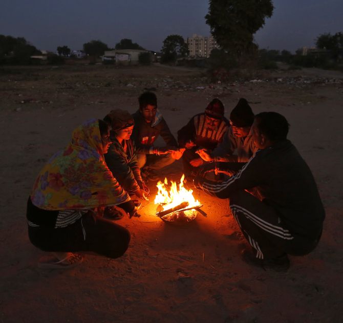 news24tvchannel's tweet photo. Icy winds add to the winter bite in Uttar Pradesh #Icywinds #winterbite #UttarPradesh https://t.co/inFQJevkQX https://t.co/dSW1Cgpmne