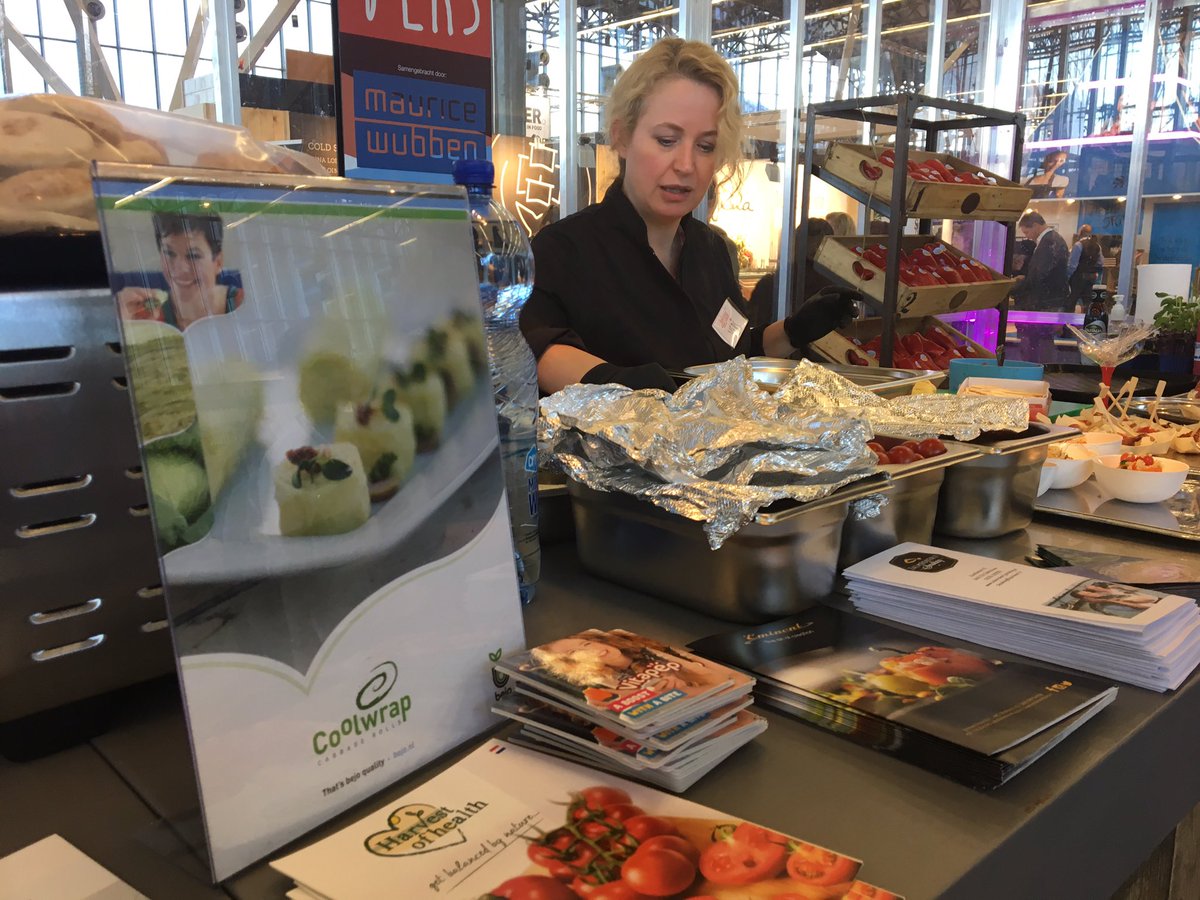 BejoBenelux's tweet photo. Enthousiaste reacties op de #coolwrap in de kas bij @larisse_nl en @mauricewubben op de @Horecava. Kom ook proeven! Stand 07.246KAS https://t.co/oakg7eJjGT
